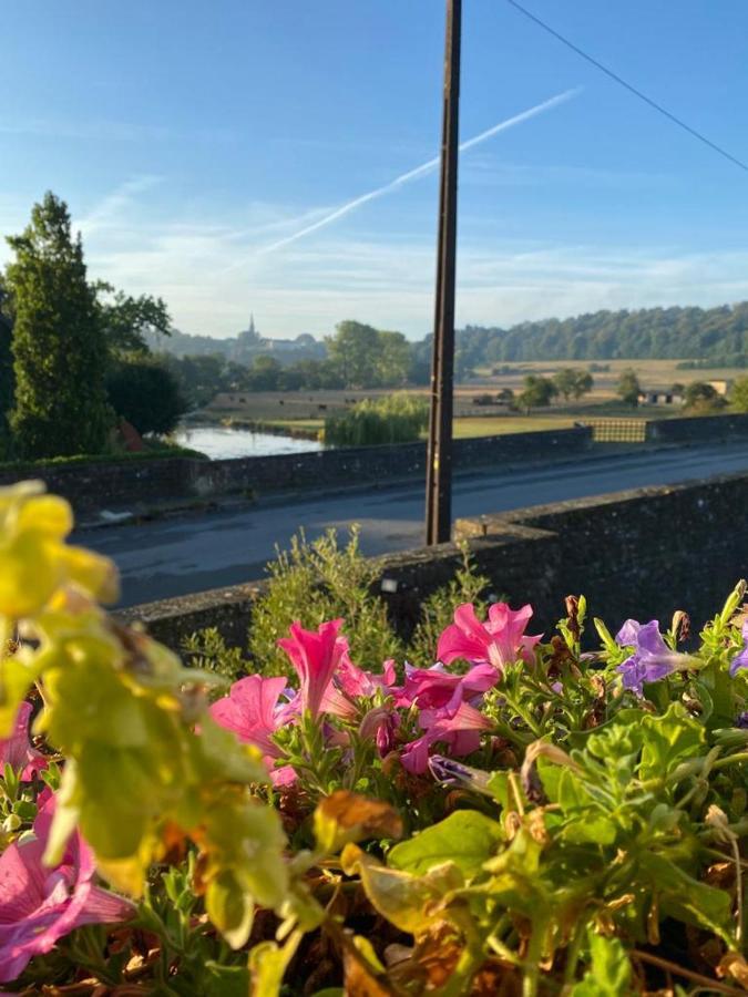 La Maison Blanche De Martue Florenville Eksteriør bilde